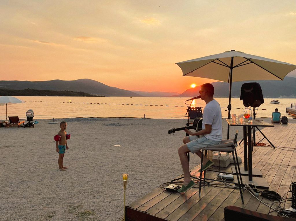 royal-town-kotor-royal-blue-beach-club-01